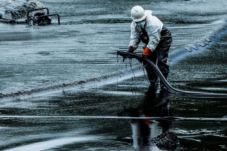 Prevención en el Manejo de Derrames de Hidrocarburos y Químicos